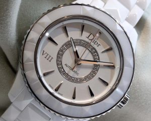 Dior VIII 38mm automatique céramique blanche cadran argenté opalin serti diamants bracelet céramique blanche