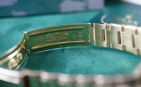 Rolex Daytona 16528 "Inverted 6" - Full Gold - Révision Rolex – Image 11