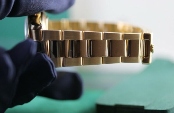 Rolex Daytona 16528 "Inverted 6" - Full Gold - Révision Rolex – Image 12