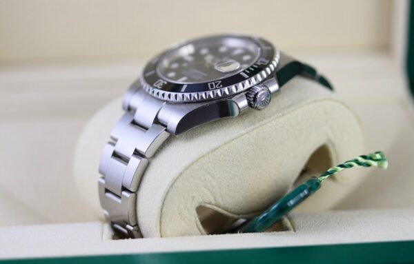 Rolex Submariner Date New Old Stock 2017 – Image 6