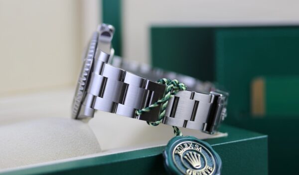 Rolex Submariner Date New Old Stock 2017 – Image 7