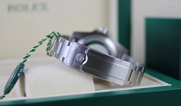 Rolex Submariner Date New Old Stock 2017 – Image 9