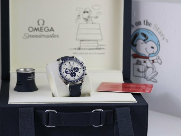 Omega Speedmaster 'Silver Snoopy Award' – Image 12