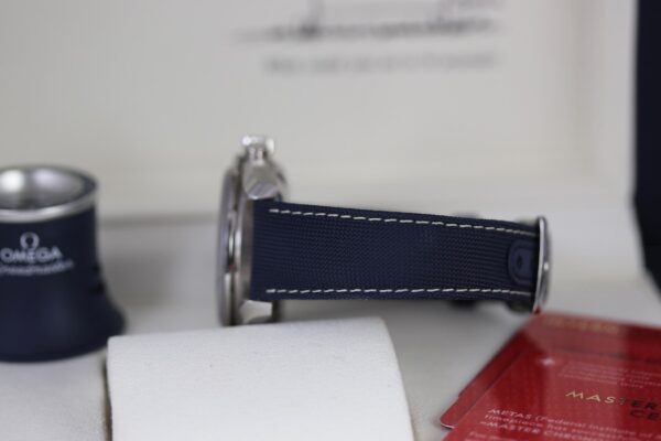 Omega Speedmaster 'Silver Snoopy Award' – Image 9