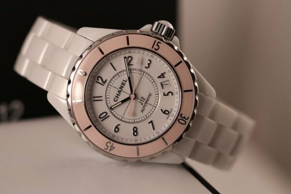 CHANEL J12 H4468 - Montre Femme Céramique Blanche Lunette Rose - Automatique – Image 5