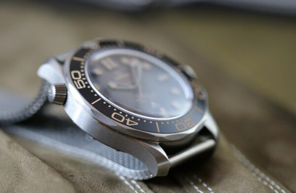 Omega Seamaster Diver 300M 007 Edition – Image 5