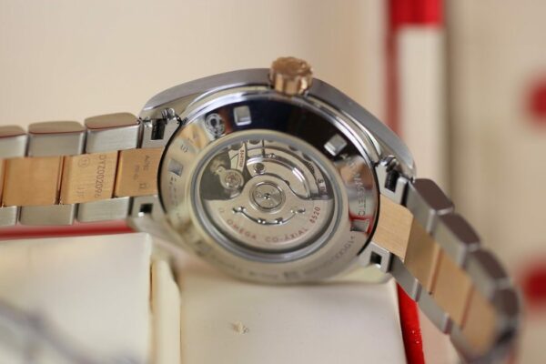 Omega Seamaster Aqua Terra 34 mm – Réf. 231.20.34.20.55.001 – Cadran nacre & diamants – Image 11