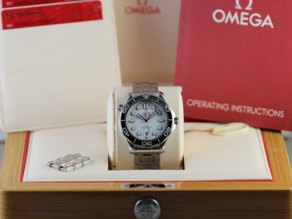 Omega Seamaster Diver 300M Co‑Axial Master Chronometer 42 mm – Image 13
