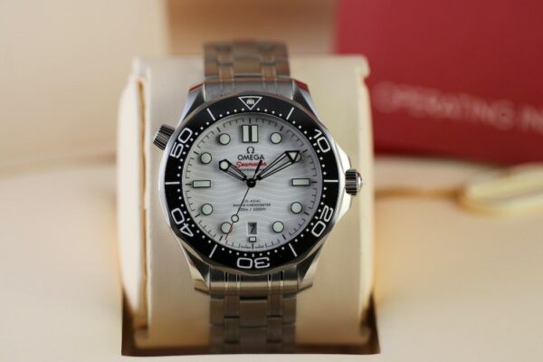 Omega Seamaster Diver 300M Co‑Axial Master Chronometer 42 mm – Image 3