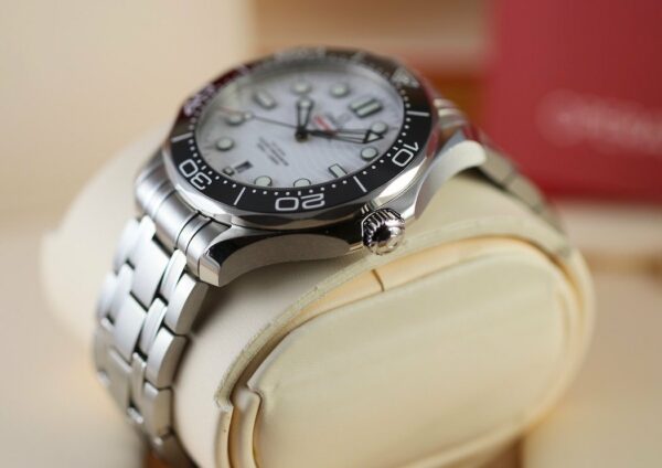 Omega Seamaster Diver 300M Co‑Axial Master Chronometer 42 mm – Image 5