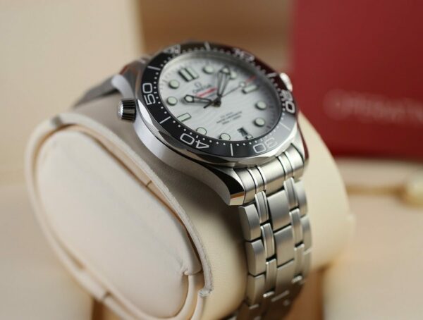 Omega Seamaster Diver 300M Co‑Axial Master Chronometer 42 mm – Image 6