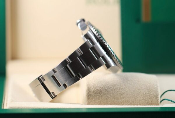 Rolex Submariner Date 116610LV "Hulk"– Full Set – Image 8