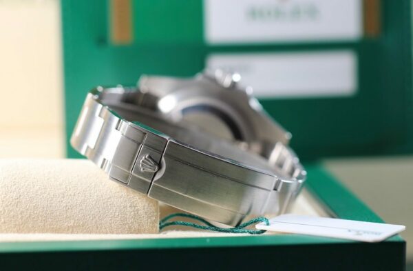 Rolex Submariner Date 116610LV "Hulk"– Full Set – Image 9