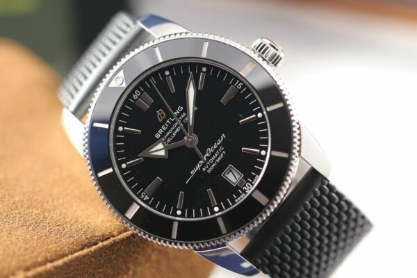 Breitling Superocean Heritage II B20 – Image 3