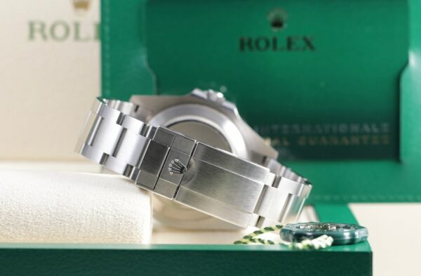Rolex Explorer II 226570 – Cadran Noir – Année 2024 – Full Set – Image 10