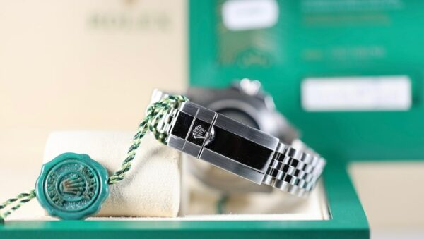 Rolex GMT-Master II 126710BLNR “Batman” – 2021 – Full Set – Excellent état – Image 11