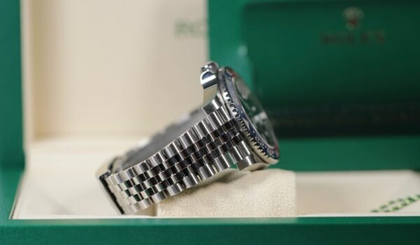 Rolex GMT-Master II 126710BLRO "Pepsi" – Boîte & Papiers 2023 – Image 8