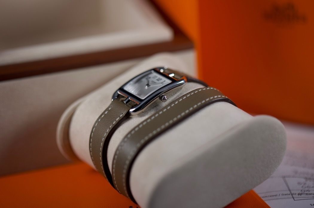 Hermès Cap Code CC1.210A – Boîte et Papiers 04/2025 – Bracelet Double Tour Taupe – Image 6