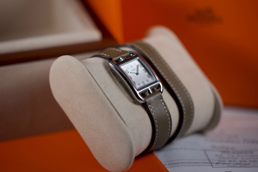 Hermès Cap Code CC1.210A – Boîte et Papiers 04/2025 – Bracelet Double Tour Taupe – Image 7