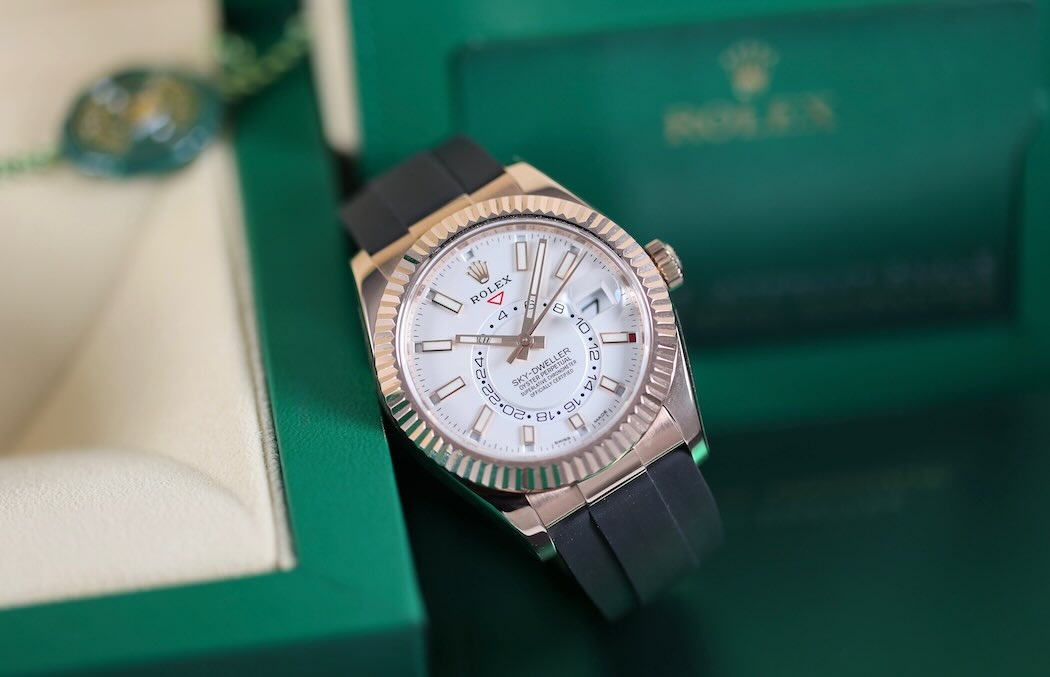 Rolex Sky-Dweller 42mm – Or Everose – Cadran blanc – Bracelet Oysterflex