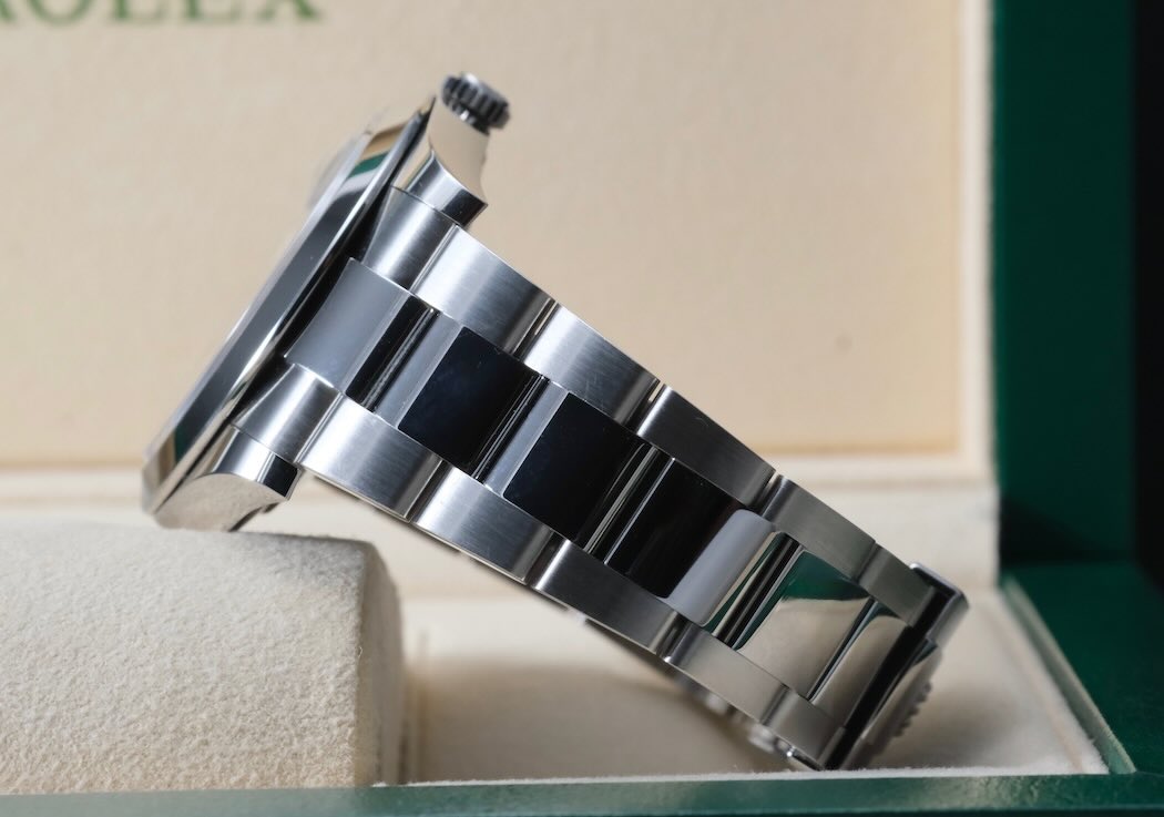 Rolex Datejust 41 Black Dial Ref. 126300 Full Set – Image 7